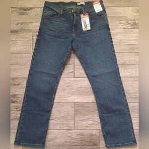 Wrangler Men's Classic Straight Jeans in Deep Blue. 34x30
